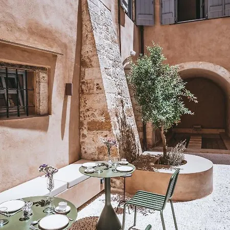 Azade Chania Otel *
