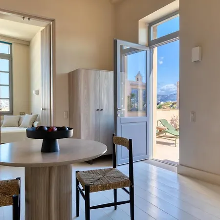 Azade Chania Otel Hanya