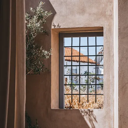 Azade Chania * Hanya