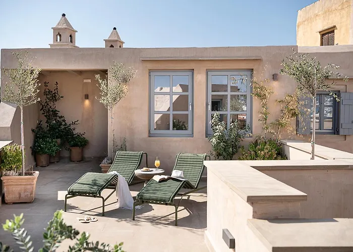 Azade Chania * Hanya